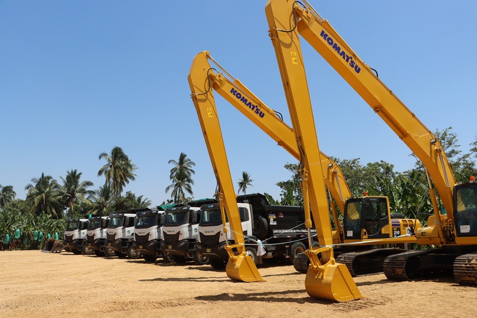 JUNTA DE USUARIOS DEL CHIRA FORTALECE SU PULL DE MAQUINARIA CON LA INCORPORACIÓN DE DOS NUEVAS EXCAVADORAS KOMATSU